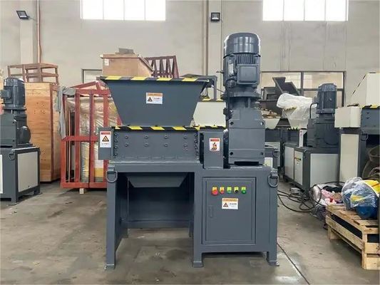 Small Textile Fabric Foam Shredding Machine Double Shaft Waste Tire Granulator Machine